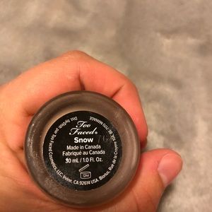 Too faced born this way foundation in snow